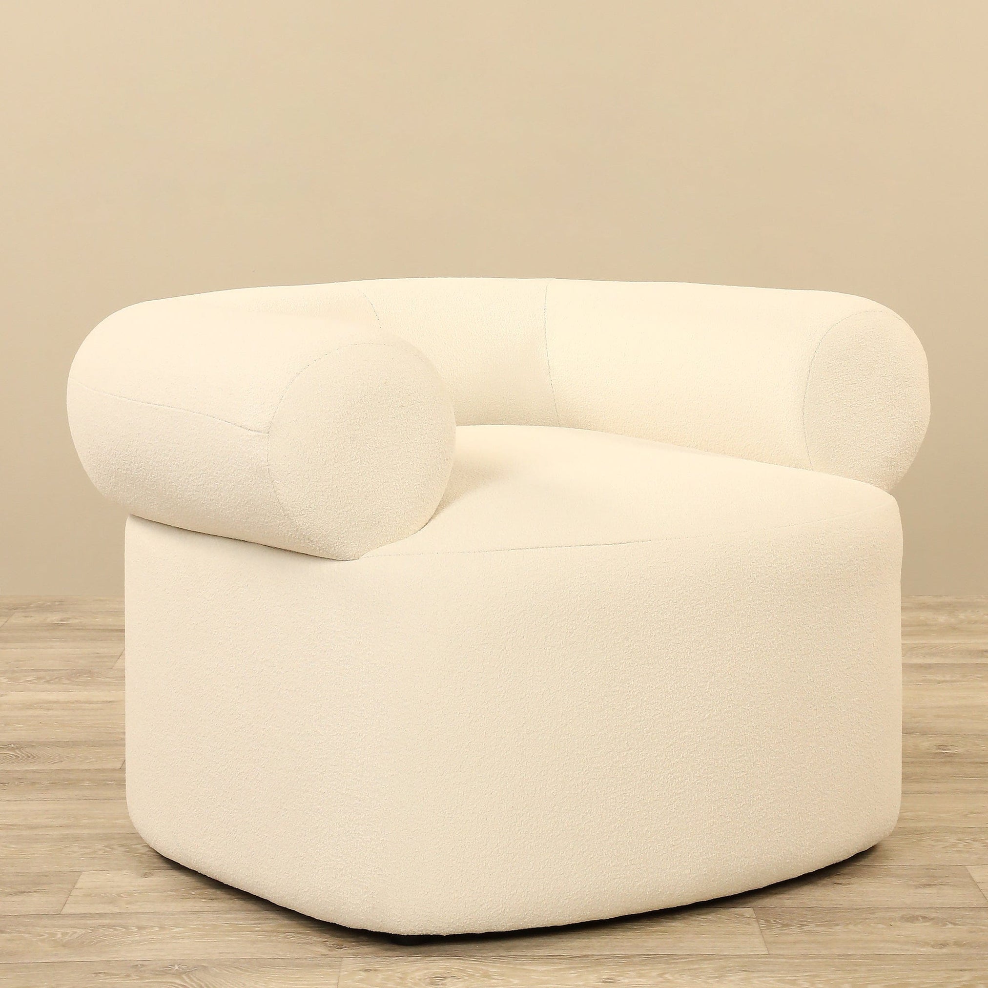 Vonia Armchair
